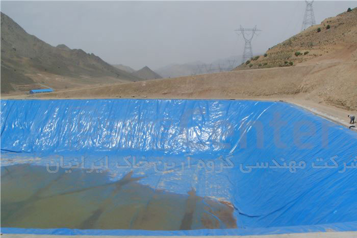 ساخت-استخر-کشاورزی-با-ورق-ژئوممبران-آبی،-فیروزکوه،-دهکده-سیب1